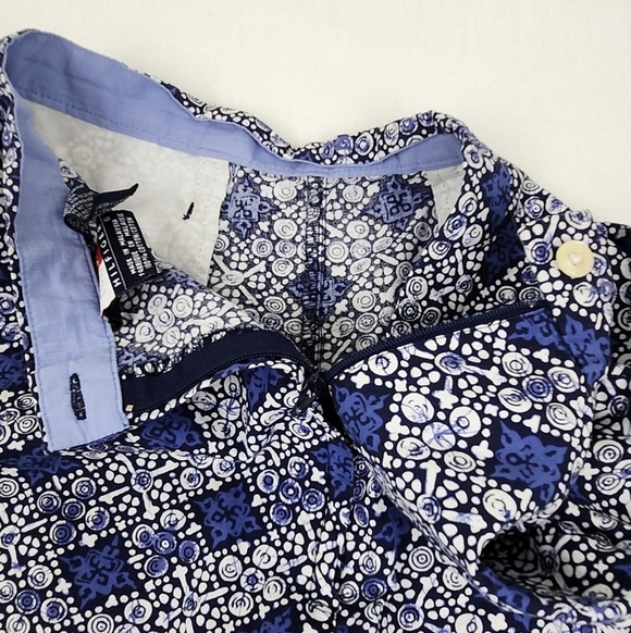 Vintage Tommy Hilfiger Blue & White Designed 100% Cotton Shorts - Picture 4 of 8